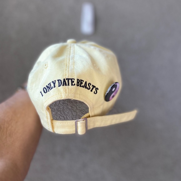 BUNDLE : 7 Unique baseball type Caps for everyday - Picture 6 of 8